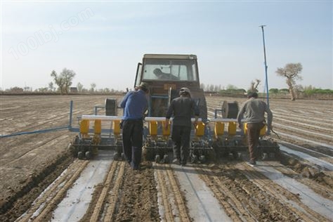 农业节水设备-泓科叠和流道低压小流量滴灌带